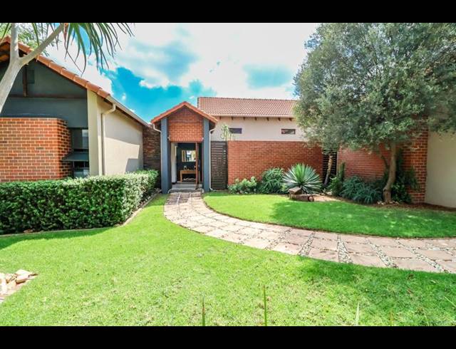 4 BEDROOM HOUSE FOR SALE IN COPPERLEAF ESTATE